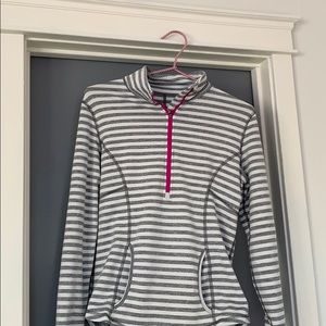 Small Lucy Activewear half zipped pullover. Womens